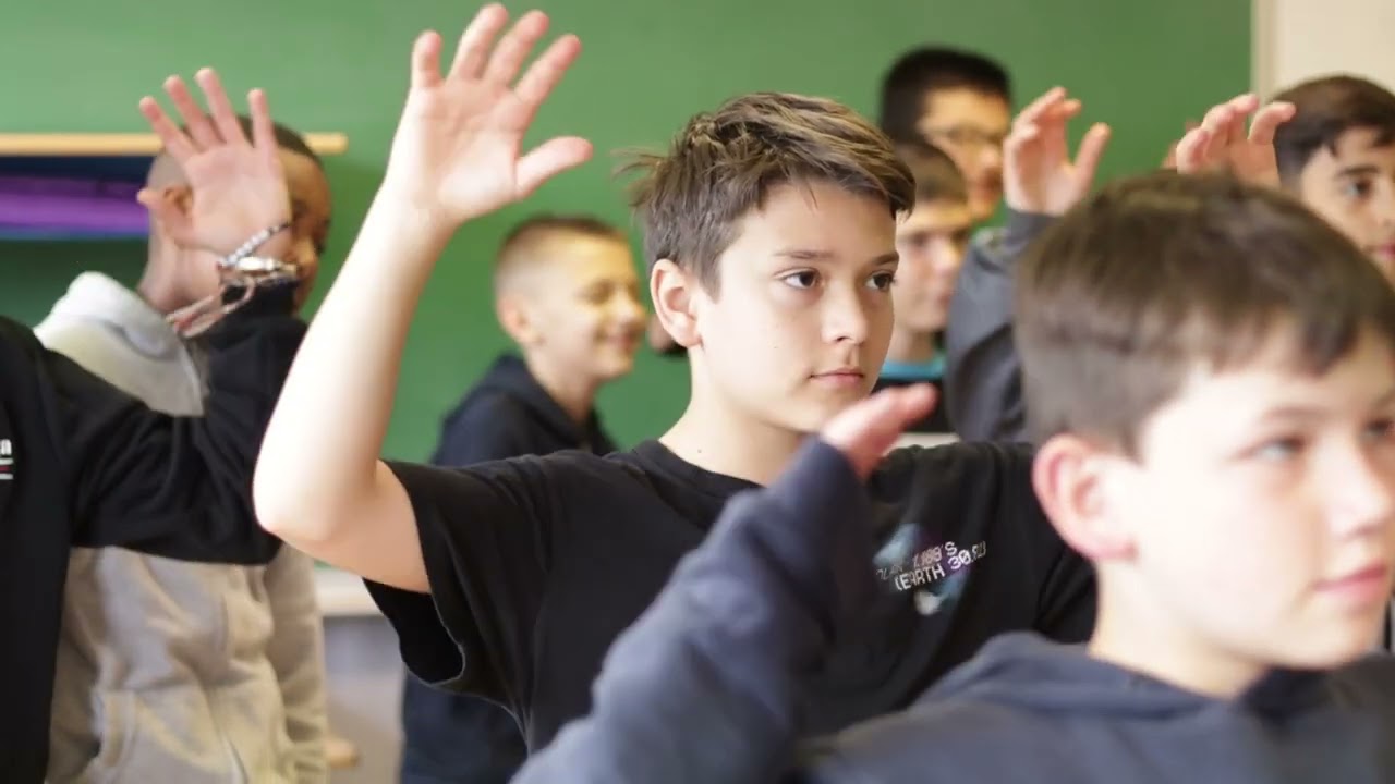 Bienvenue à l'Athénée Royal de Saint-Ghislain thumbnail