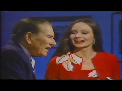 Crystal Gayle & Hoagy Carmichael-In The Cool Cool Cool Of The Evening