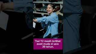 Download lagu Tiwi T2 yang masih terlihat muda diusia 39 Tahun #beritaterkini #artis #tiwi mp3