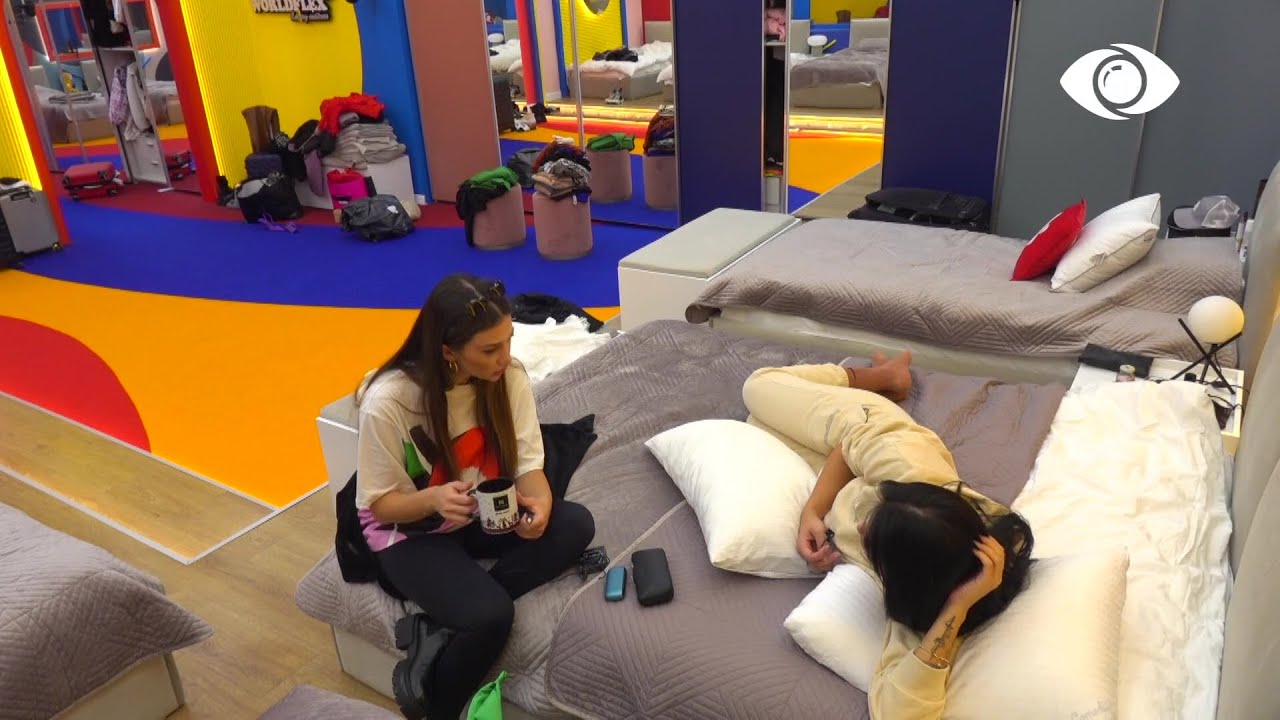 Tani u njollos/ Efi dhe Kiara për Oltën