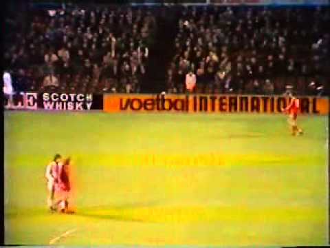 Aad Mansveld Bkerfinale-FCDENHAAG-FCTWENTE.wmv