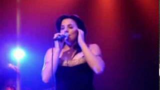 Melanie C - Better Alone live (2004)
