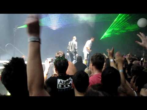 Armin van Buuren at WSS 2009 / Delerium vs. Gareth Emery - This Is Silence (Black Army Mashup)