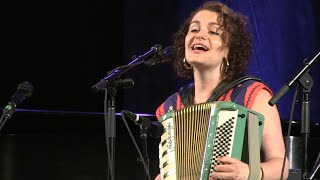 Beno mes t'abeli (Traditional Greek Song) - Eva Salina