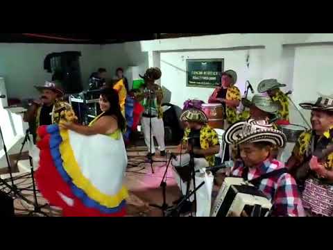 LUCHO PEREZ DE COLOMBI & SUS CORRALEROS DE LA SABANA