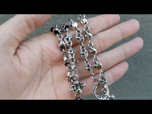 Vídeo relacionado con Gu Feng Accesorios motero para hombre collar vintage calavera punk colgante de titanio