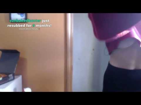 TYLER 1's GIRLFRIEND NIP SLIP ON STREAM ▶0:16