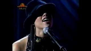 Download lagu Alicia Keys - Fallin' (World music awards) mp3