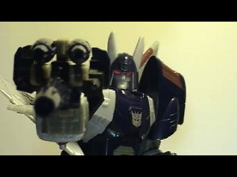 Video review of universe/classics 2.0 Cyclonus