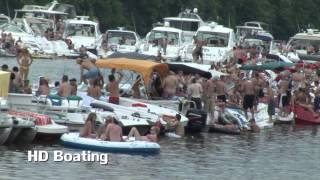 preview picture of video 'Massive Boat Party - Memorial Weekend'