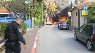 Servicios de emergencia atienden un incendio en el centro de Israel tras ataque iraní