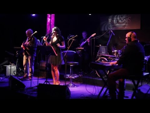 Papik Presents Cocktail Mina ft. Katia Rizzo - Le 1000 Bolle Blu