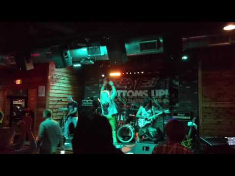 "Bottoms Up" Van Halen Tribute Band @ American Pie&Pub Seymour Ct 2