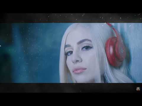 {Happy Thanksgiving} So Am I vs. Sweet but Psycho (5 STAR MASHUP But it's a music video)