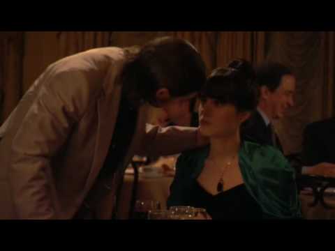 Zooey Deschanel speaks french