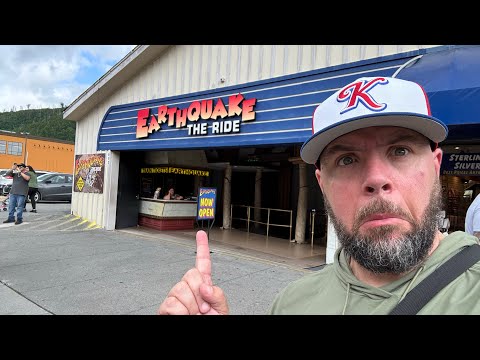 🎢 Is This the Worst Attraction in Gatlinburg?! | Earthquake: The Ride 💥🐒🚂