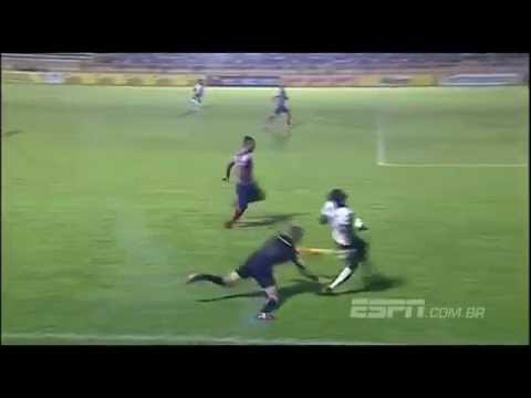 Luverdense MT 0 x 0 Bahia - Assistente é derrubado em lance bizarro