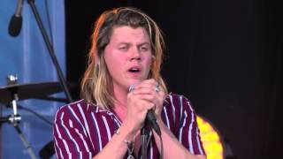 Conrad Sewell Performs ‘Remind Me’ at Nickelodeon’s #BuzzTracks LIVE Concert