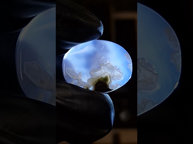 حجر عقيق خرائطي سماوي طبيعي