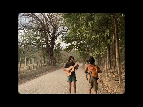 Pedro Pastor y Los Locos Descalzos - Los Diablos (Vídeo Oficial)