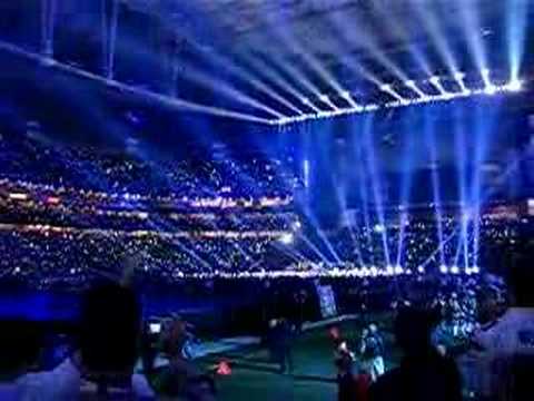 Tom Petty Performs "Free Fallin" at Super Bowl XLII