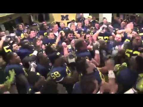 Michigan players sing Hail To the Victors