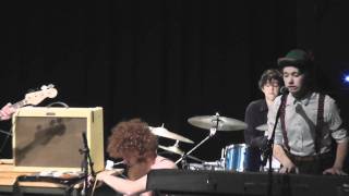 "Die Maus und den Bären" performed by The Good Bad Boys