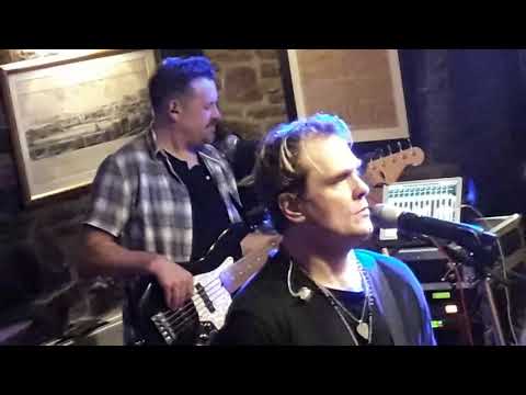 download lagu mp3 mp4 Bar Hounds, download lagu Bar Hounds gratis, unduh video klip Bar Hounds