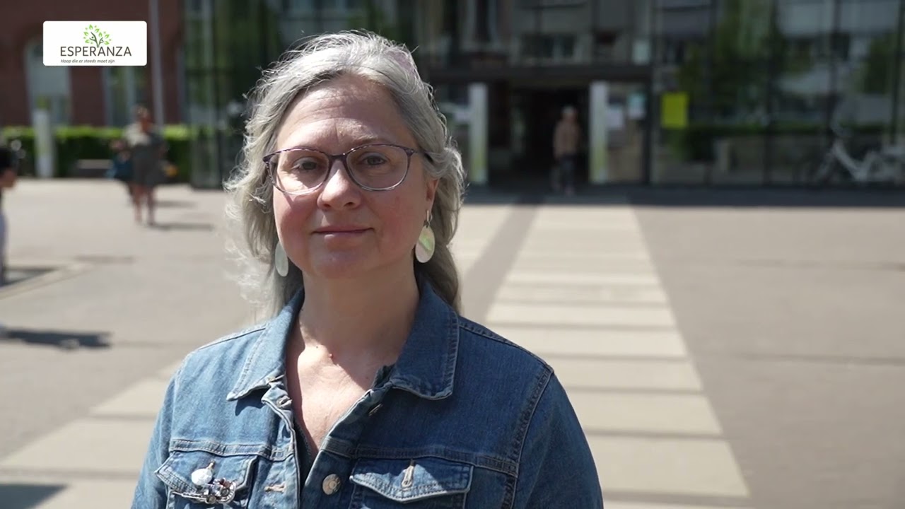 Sylvia vertelt haar ervaringsverhaal over baarmoederkanker