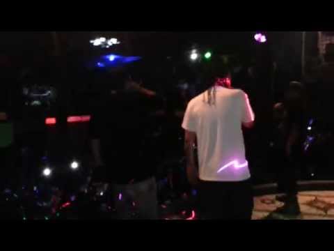 This is a boom en vivo Afaz Natural - Liric Traffic - dj Deportado 2014
