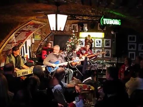 " 4 TOWNERS" - Smrdi na prevaru