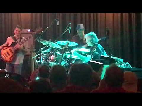 Dave Weckl soloing with the Elektric Band