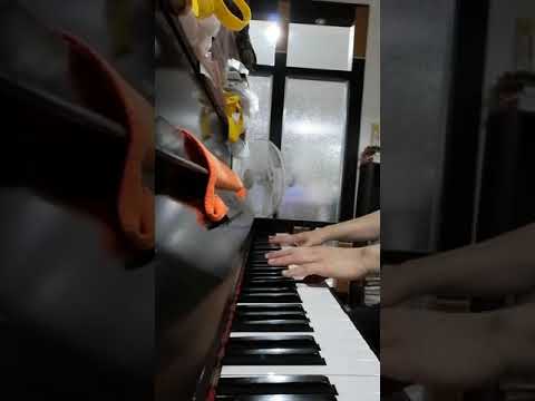 Chromatic scale in triplets for L. H