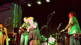 Maura O&#39;Connell &amp; Jerry Douglas, Trouble in the Fields