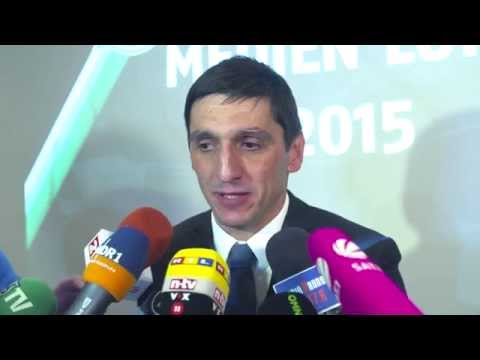 Tayfun Korkut: "Versuchen, unseren Mann zu stehen" | FC Schalke 04 - Hannover 96