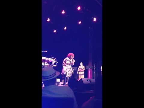 Ronee Martin Live at the Indie Lounge - 4/27/2013 - "Giving Up"