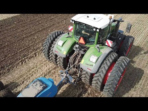 Fendt 942 Vario w/ Special Tire Setup Cultivating the field | Tripple Wheel | DK Agri