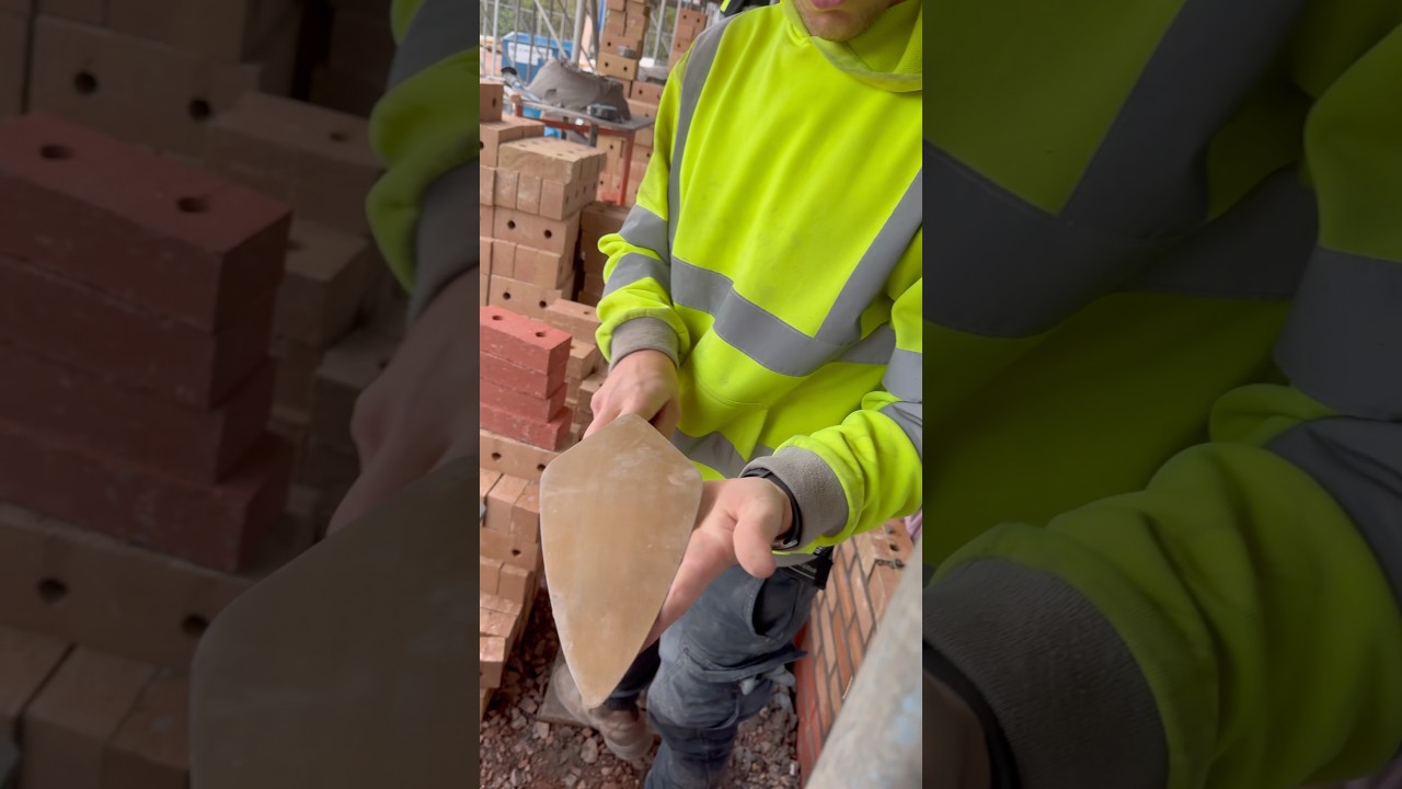 Using my Golden Trowel #brickwork #gold #construction #bricklayer #satisfying