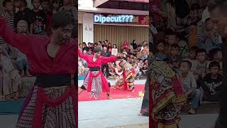 Download lagu #kesurupan #ndadi #njepat #mendem #viralshort #viralshorts #pecinta #seni #jaranan #batam mp3