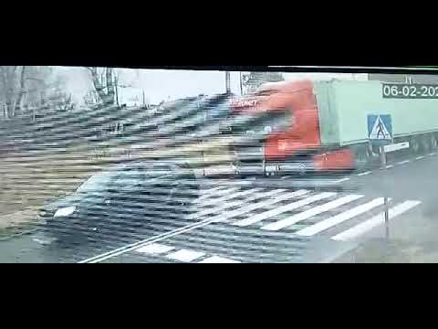 Groźna kolizja na ulicy Piotrkowskiej. 06.02.2022.