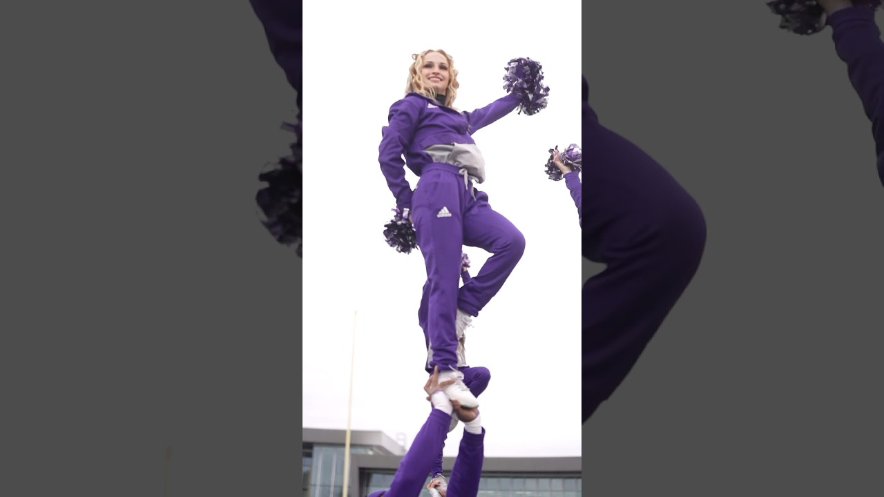 Merry Christmas Eve from Weber State Cheer! 😇🎄🎁 #christmas #christmaseve #cheerleading #gameday