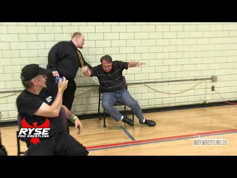 Ray Lyn Harasses a Fan!  - Ryse Wrestling