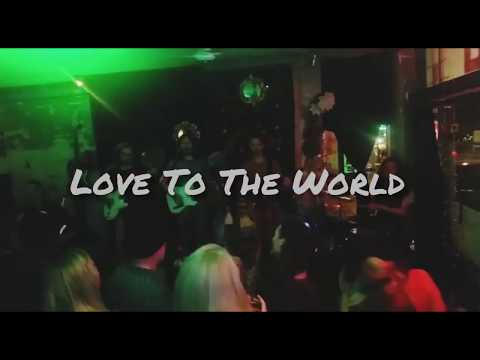 Bortier Okoe  (Love To The World) Live at Bar Oussou