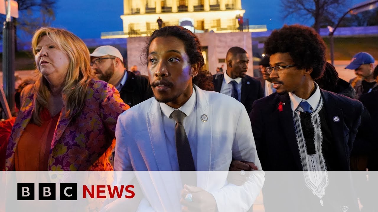 Tennessee statehouse expels Democrats for gun control protest  - BBC News