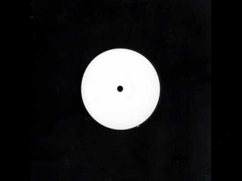 UK Garage ---  Solid Grooves feat Mc Driller - Spit On You (4x4 Instrumental)