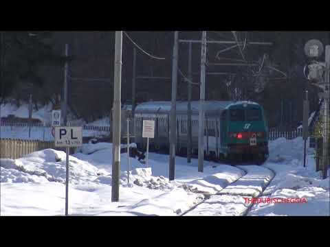 LA PARTENZA DEL REGIONALE DALLA STAZIONE DI ROCCAVIONE. (CN) SAB. 23 - 1 - 2021.