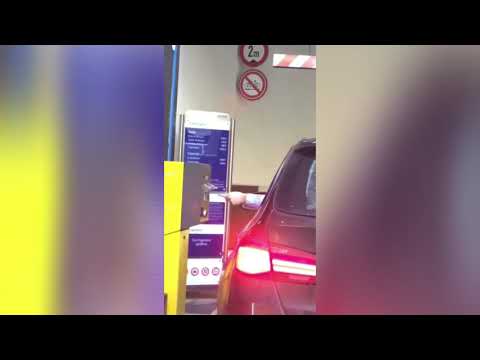 Sido rastet komplett aus (Lachanfall)