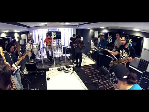 Santa Feria - "Le canto a la diferencia" // ULTRAVIOLETA EN LOS40