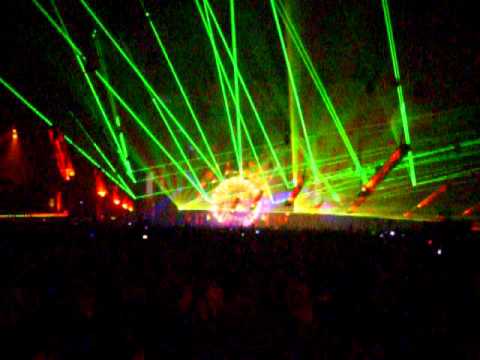 zany & the pitcher @ qlimax 2011 (laser show)