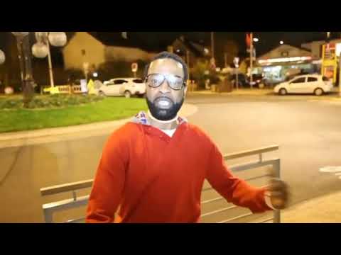 Je roucoule, je broie la langue de Molière.